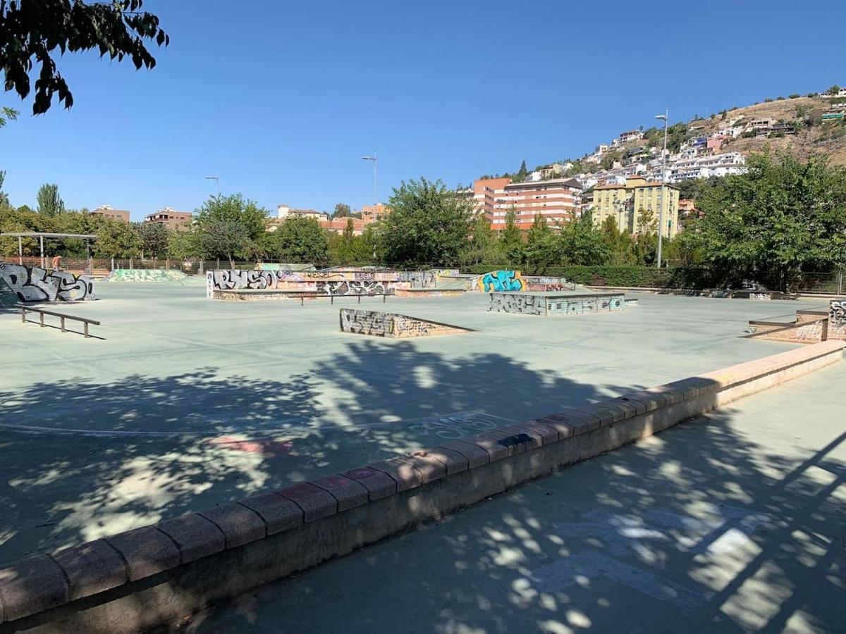 Apartamento En Granada Con Facil Aparcamiento En La Zona Екстер'єр фото